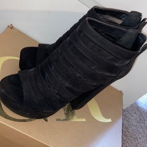 Gently used size 7 Charlotte Russe booties